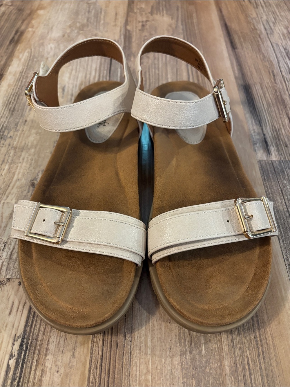 Eurosoft Gilana Cream Colored Sandals - Size 9M